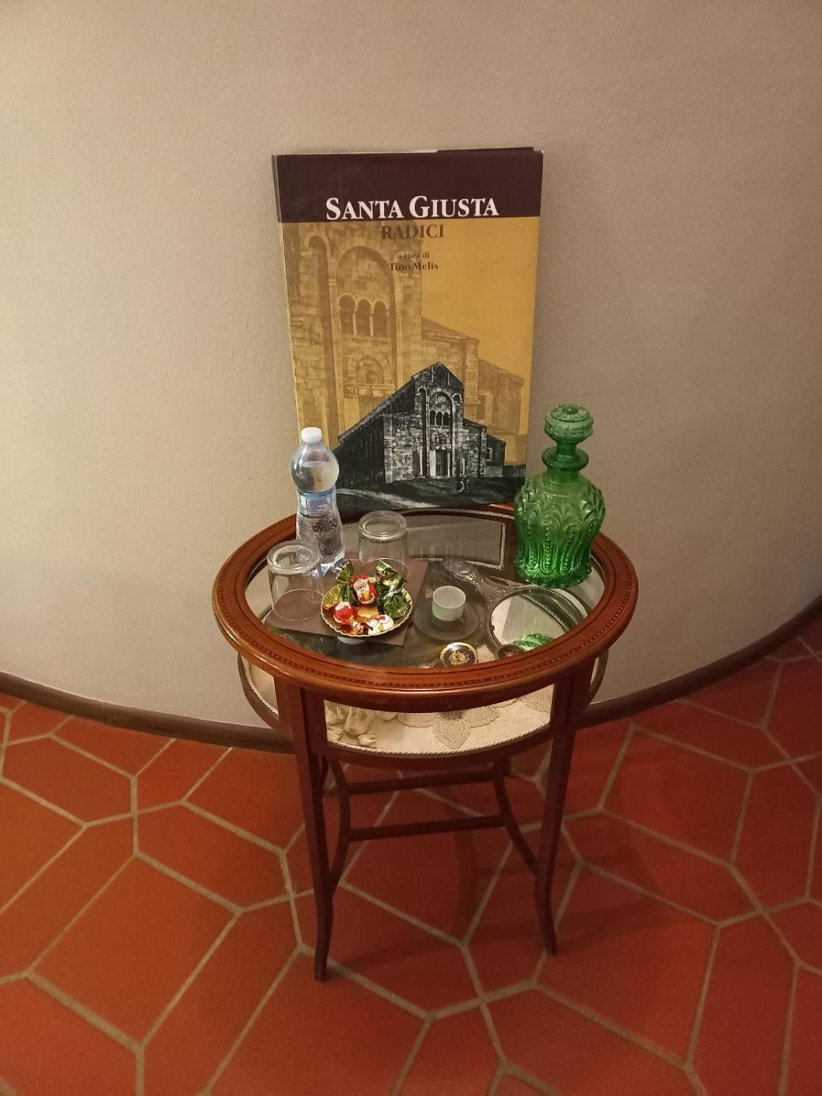 B&B Filomena Santa Giusta Eksteriør bilde