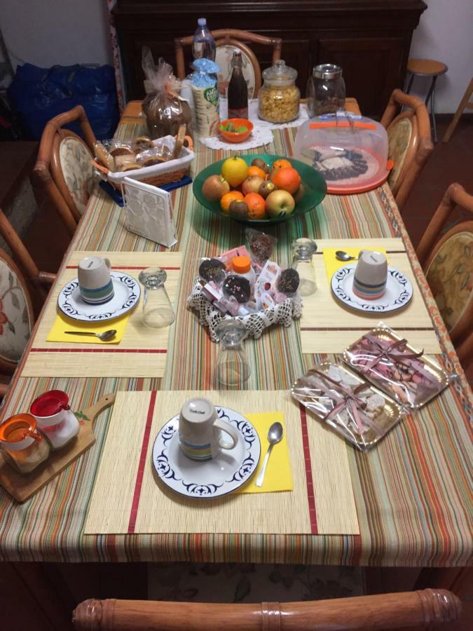 B&B Filomena Santa Giusta Eksteriør bilde